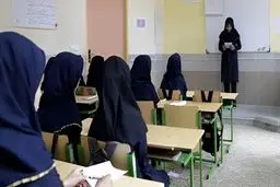 مسمومیت ۸ نفر بر اثر شوخی با اسپری فلفل در یک مدرسه