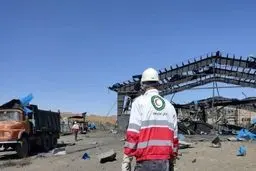 حمله آمریکا و اسرائیل به عوارضی تهران-قم/ آسیب به پایگاه هلال احمر