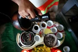 قهوه‌خوری در بازار اتیوپی
