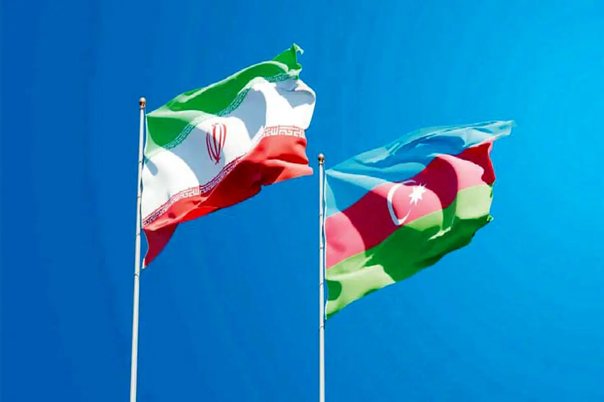 باکو روی تیغ
