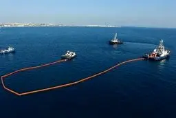 فایننشال تایمز خبر داد: بارگیری 13 نفتکش غول‌پیکر در خارک از آغاز جنگ