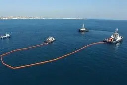 فایننشال تایمز خبر داد: بارگیری 13 نفتکش غول‌پیکر در خارک از آغاز جنگ