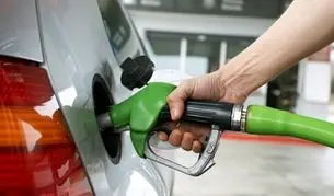 نرخ سوم بنزین از فردا اجرایی می شود