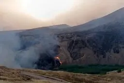 مراتع مرزی سرپل ذهاب در آتش سوخت؛ عملیات مهار آغاز شد