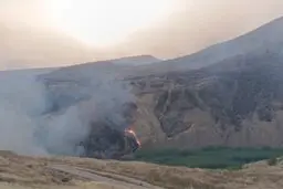 مراتع مرزی سرپل ذهاب در آتش سوخت؛ عملیات مهار آغاز شد