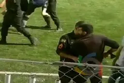 حمله با تبر در بازی فوتبال