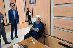 ثبت‌نام حسن روحانی برای انتخابات خبرگان رهبری، کیهان را شاکی کرد
