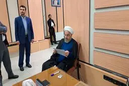ثبت‌نام حسن روحانی برای انتخابات خبرگان رهبری، کیهان را شاکی کرد
