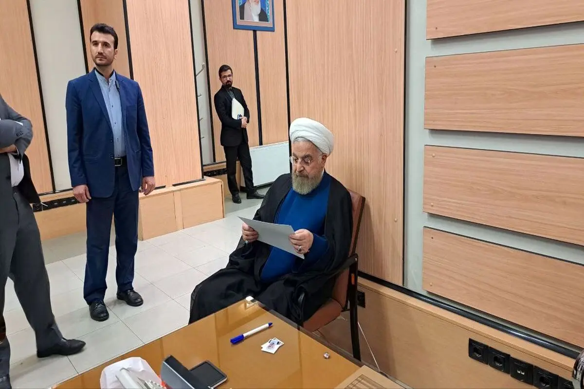 ثبت‌نام حسن روحانی برای انتخابات خبرگان رهبری، کیهان را شاکی کرد
