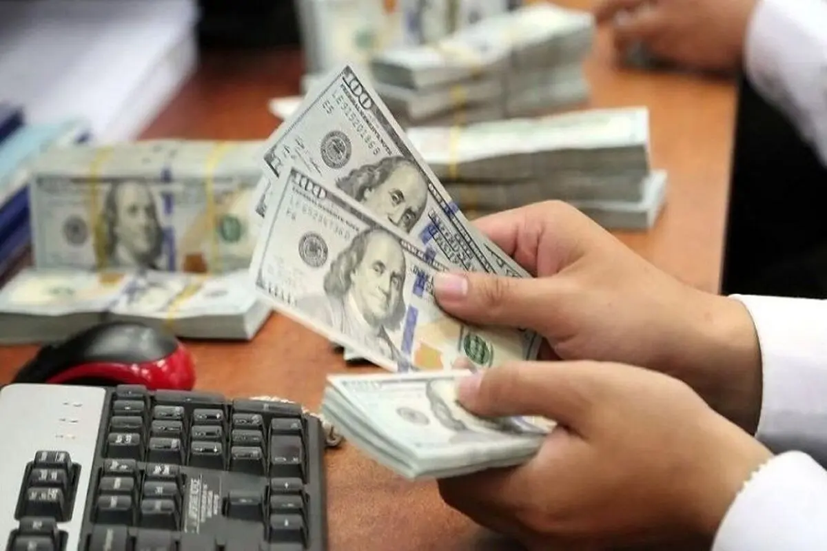 شرایط فروش دلار سهمیه‌ای در بانک‌ها اعلام شد