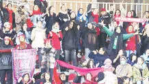نساجی – پرسپولیس بدون حضور  زنان؛ چرا؟