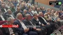 پرونده‌های زیر بغل صالحی‌امیری در حیاط دولت + عکس