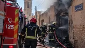 حریق منزل قدیمی در یزد؛ یک نفر جان باخت