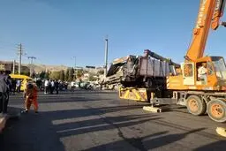 خودرو پسماند در صدرا  دچار نقص فنی شد / تعداد مجروحان به ۱۱ نفر رسید