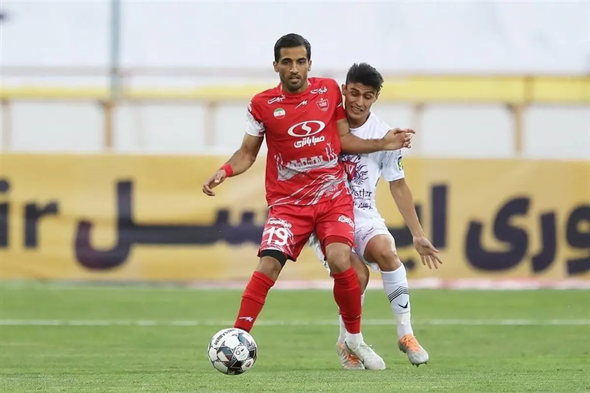 تساوی سپاهان - استقلال و پرسپولیس - هوادار در نیمه اول