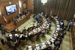 احمد صادقی: شهرداری همچنان در اجرای مصوبه واگذاری املاک کوتاهی می‌کند / اطلاعات املاک باید شفاف‌سازی شود
