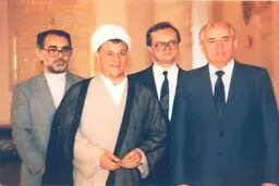 بندبازی شوروی در هشت سال دفاع مقدس