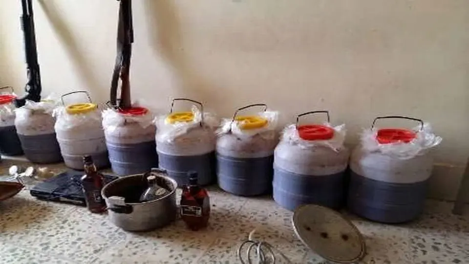 کشف مشروبات الکلی در ویلای دماوند

