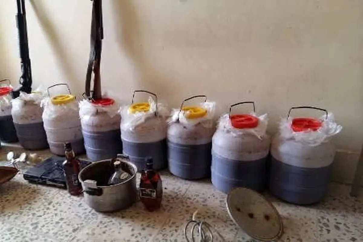 کشف مشروبات الکلی در ویلای دماوند

