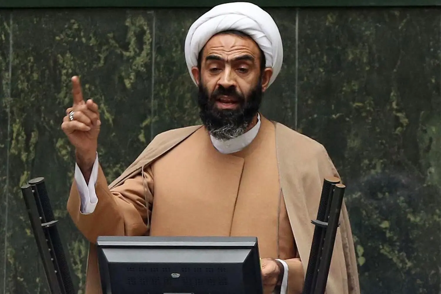 یک نماینده مجلس اصولگرا : صدور گواهینامه موتورسیکلت برای زنان مبنای قانونی ندارد / این موضوع برای مجلس اولویت ندارد
