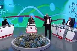 تنش و تسویه حساب شخصی در میزگرد صداوسیما / تهمت کارشناس نزدیک به جلیلی به مشاور پزشکیان / صداوسیما میکروفن‌ها را قطع کرد/ ویدئو