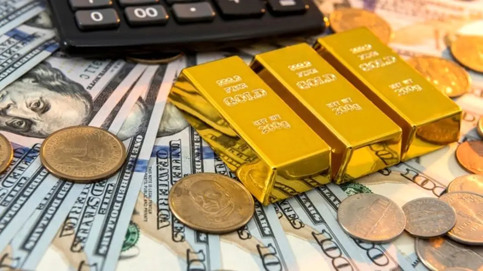کاهش قیمت طلا و سکه در بازار/ قیمت دلار مبادله‌ای به ۴۰,۹۹۸ تومان رسید + جدول