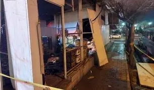 انفجار و آتش‌سوزی در میوه‌فروشی خیابان پیروزی؛ دو مصدوم و خسارت به خودروهای پارک‌شده

