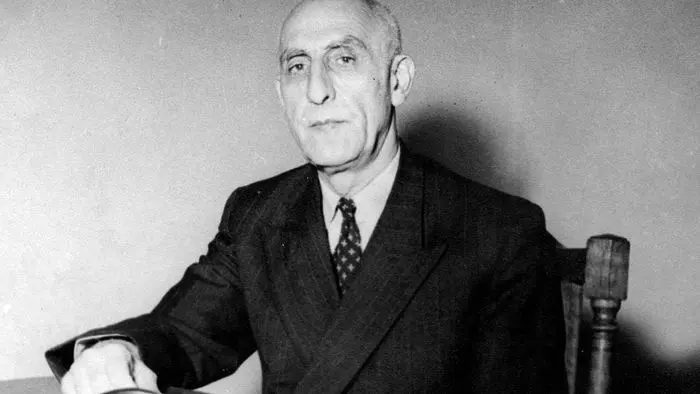 مصدق و میل دموکراسی‌