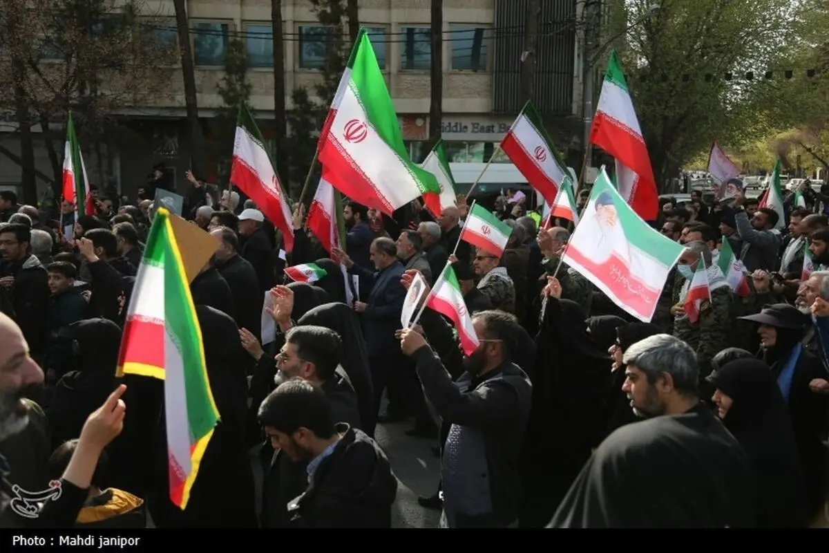 تشییع شهید تنگسیری در حال برگزاری است 
