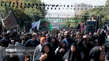 پذیرایی خوزستانی ها از زائران با نان محلی و چای آتشی+ ویدئو