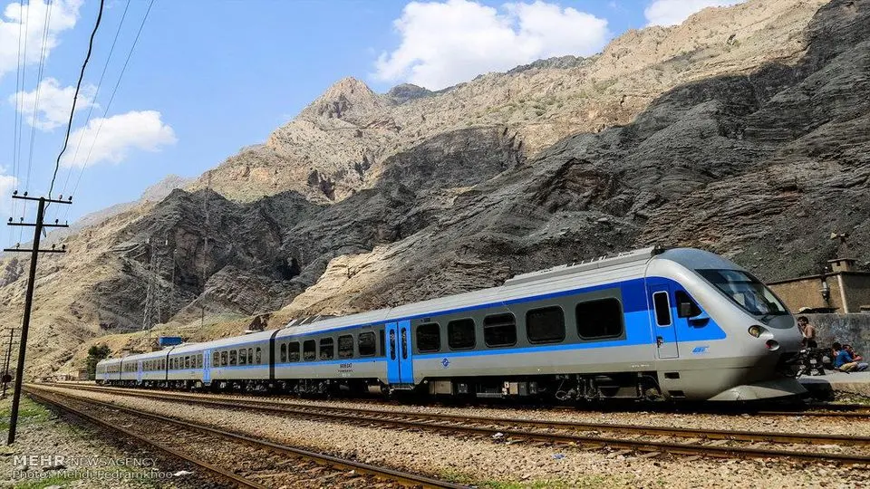 قطار، بهترین وسیله برای کشف زیبایی‌های ایران