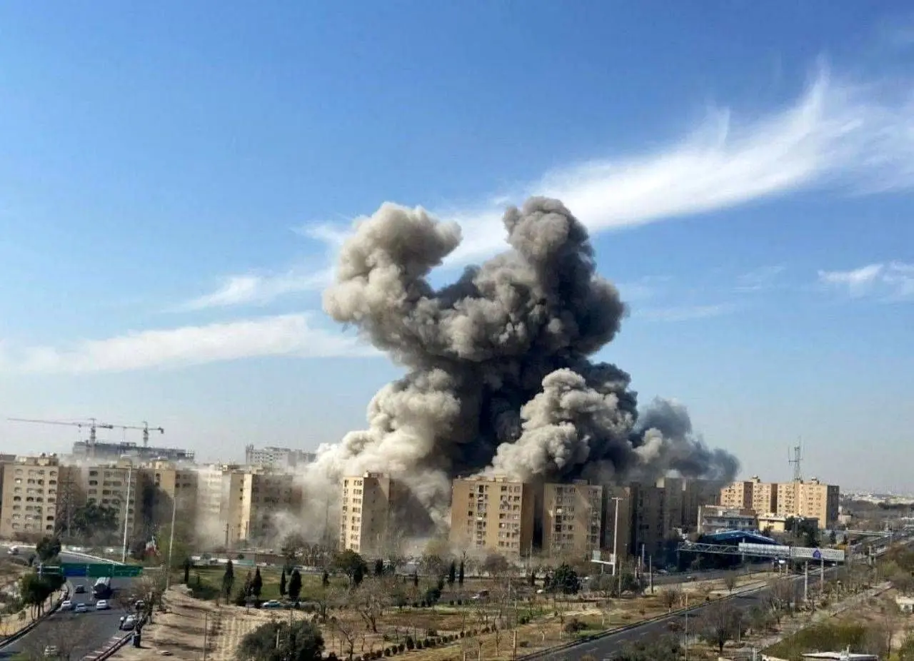 انفجار در جزیره مینو در پی حمله هوایی آمریکایی- صهیونی 