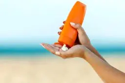 سه برند ایرانی و سه برند خارجی مناسب برای تابش شدید فرابنفش