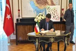 حضور مقامات ترکیه در سفارت ایران برای ادای احترام و ابراز تسلیت