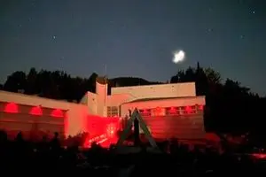 ماجرای نور مارپیچی در آسمان چه بود ؟ + عکس