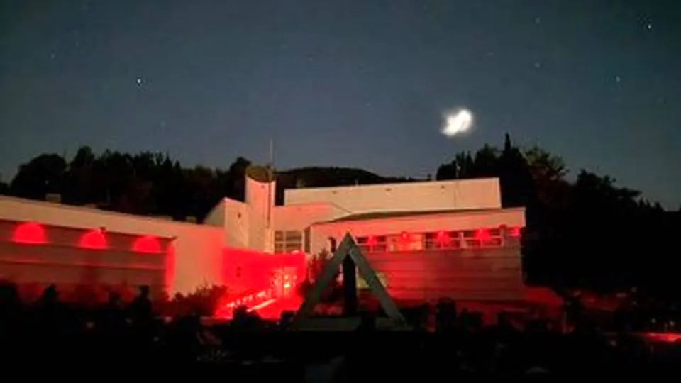 ماجرای نور مارپیچی در آسمان  چه بود ؟