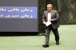 فاطمی امین از وزارت صمت کنار گذاشته‌شد