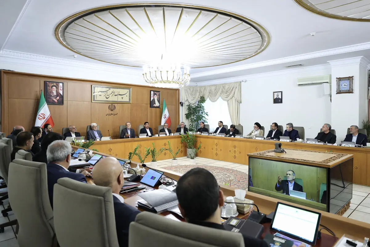 حضور چند وزیر دولت رئیسی در دولت پزشکیان قطعی شد!
