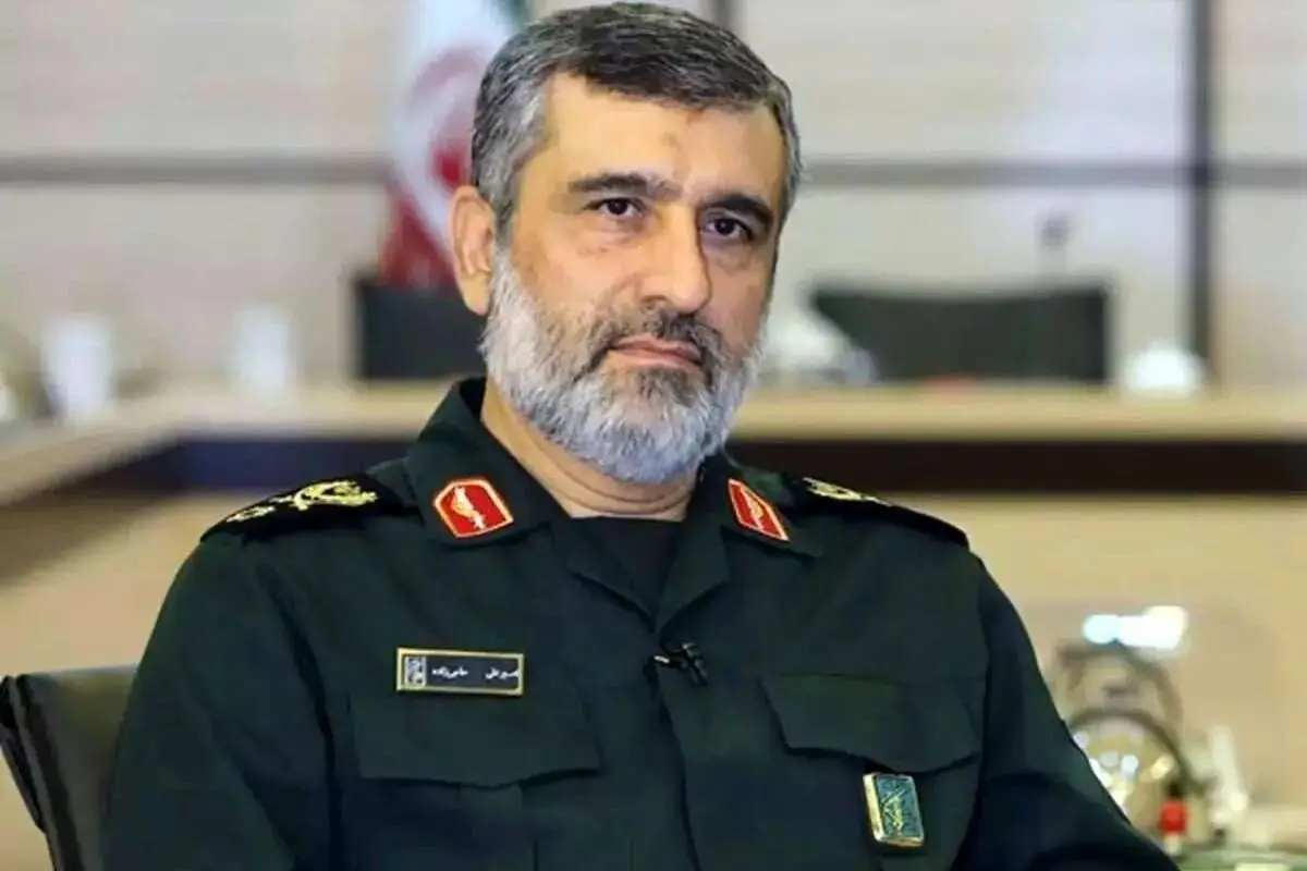 عکس دیده‌نشده از سردار حاجی‌زاده و باقری در بازدید از یک شهر موشکی 