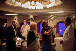 مروری بر فیلم مثلث غم اثر روبن اوستلوند