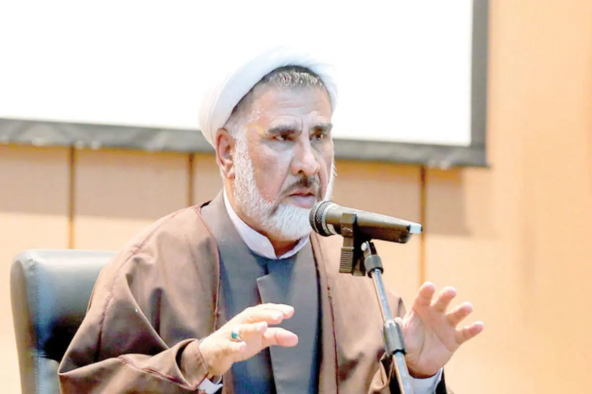 ‌پدرانه معترضان را به آغوش بکشید