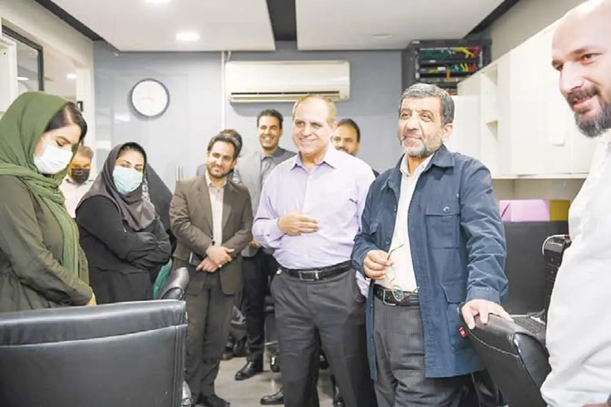 بازدید عزت‌الله ضرغامی از«شرق»
