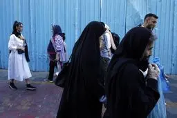 مماشات کنیم، مقابله با بی‌حجابی سخت‌تر می‌شود