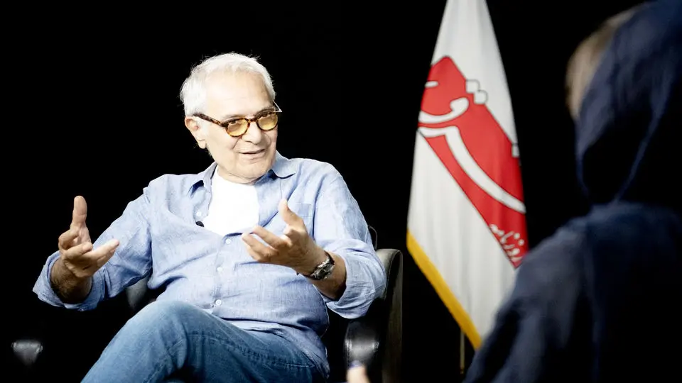 هرچه دارم از عکاسی است