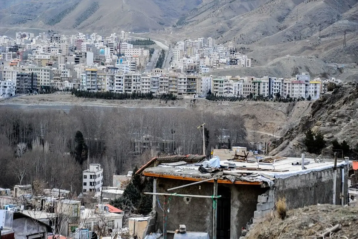 حاشیه‌هایی فراتر از متن

