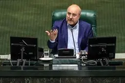 قالیباف پایین‌نشین شد! /عکس

