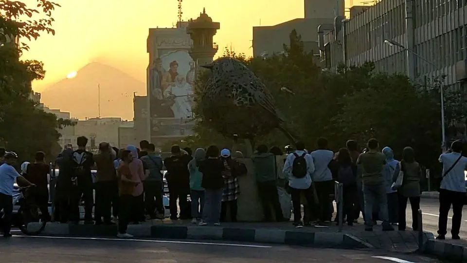 طلوع آفتاب در خیابان فاطمی