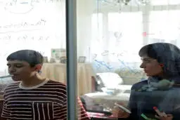 زن و بچه سعید روستایی از نگاه منتقدان خارجی/ بازی بی‌نظیر ایزدیار 