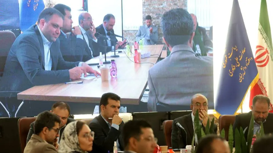 اداره کارخانههای نوآوری باید دست بخش خصوصی باشد