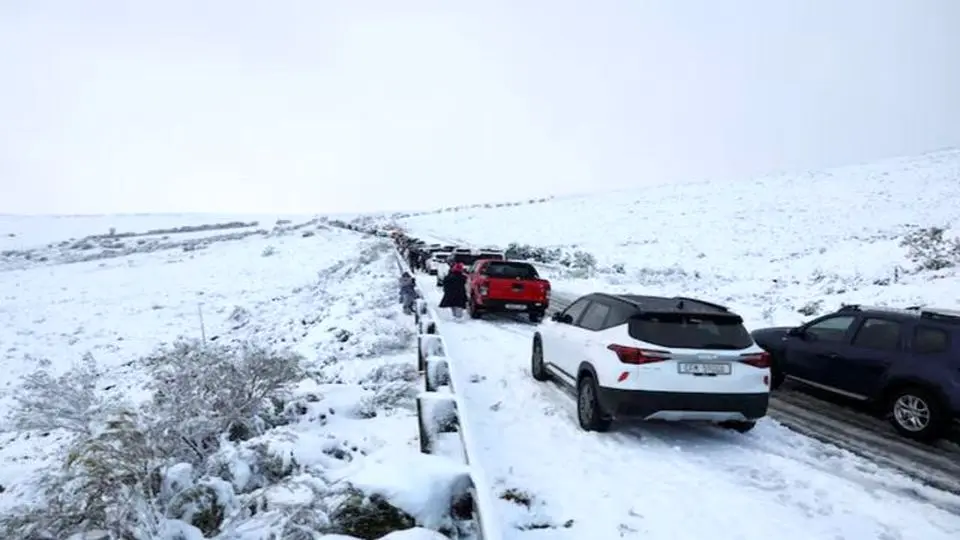 سرمای شدید و برف سنگین در آفریقای جنوبی به قطعی برق و تصادفات رانندگی منجر شد